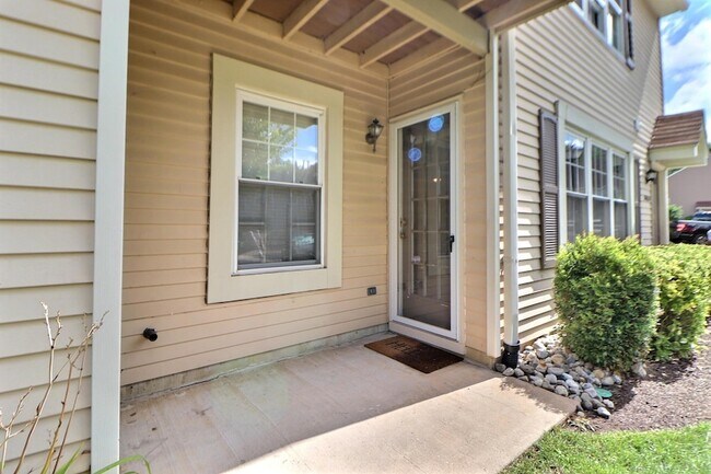 Building Photo - 1807A Sedgefield Dr