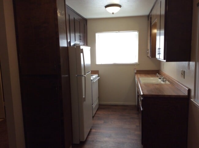 Building Photo - 385