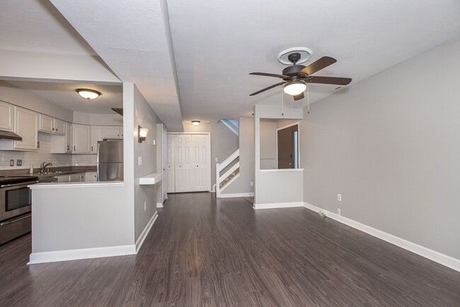 Building Photo - 7392 Creekwood Dr