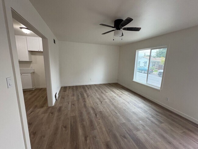 Building Photo - La Habra Duplex