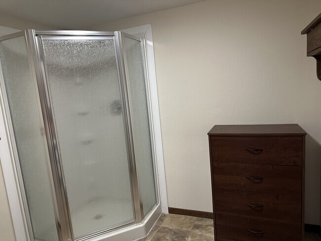 Building Photo - 2427 Mallard Dr