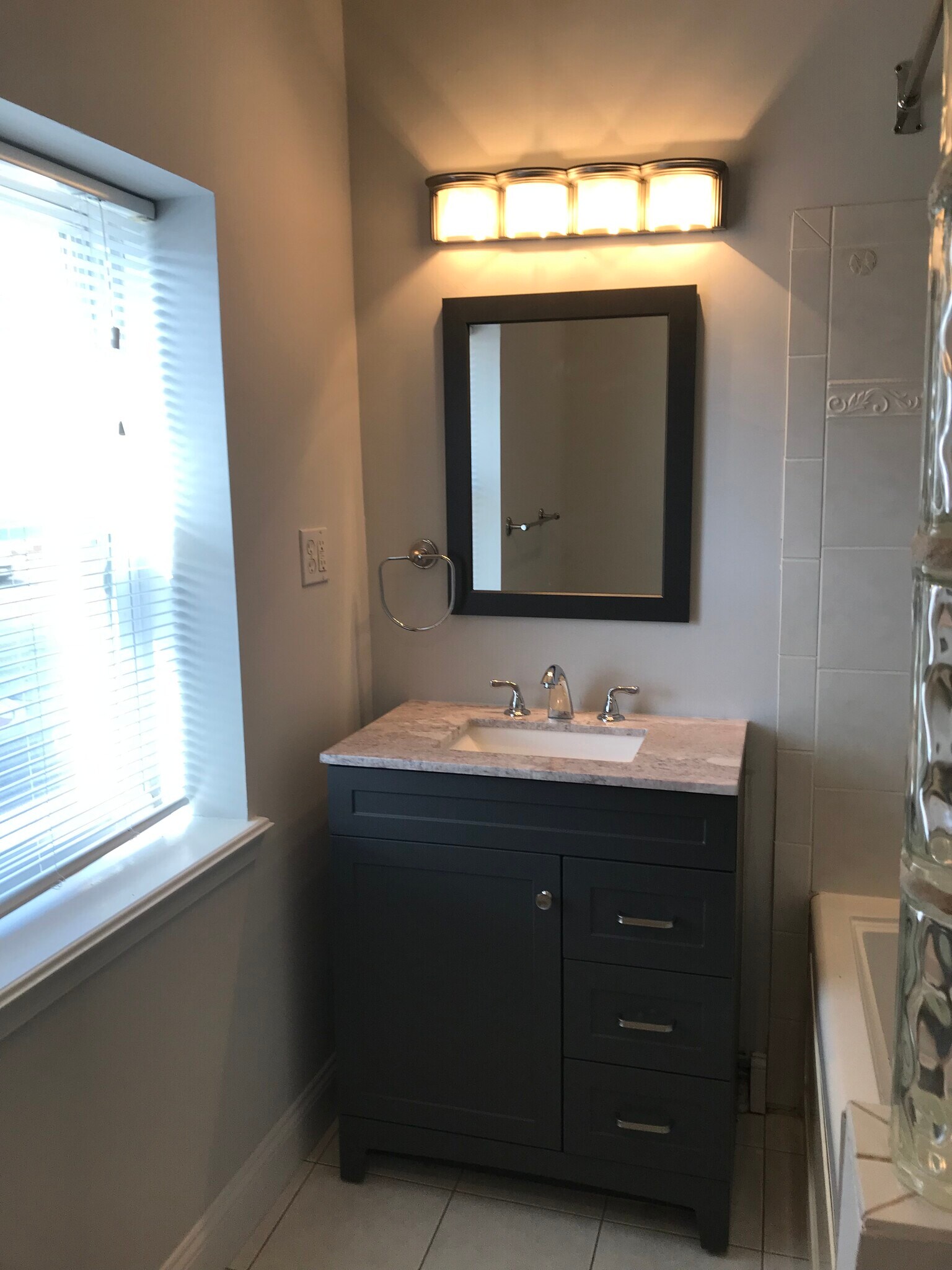 Building Photo - 2521 Foster Ave