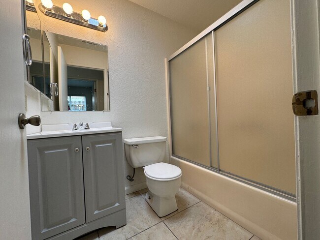 Building Photo - Four Bedroom, Two Bathroom, Water/Sewer/Trash and Yard Maintenance Included!