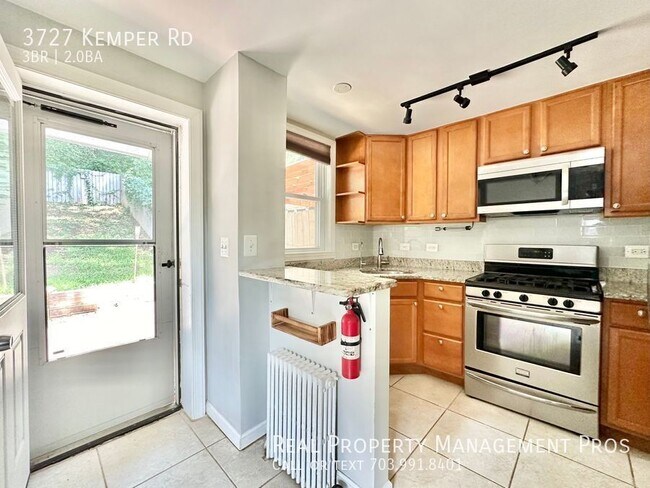 Building Photo - 3727 S Kemper Rd