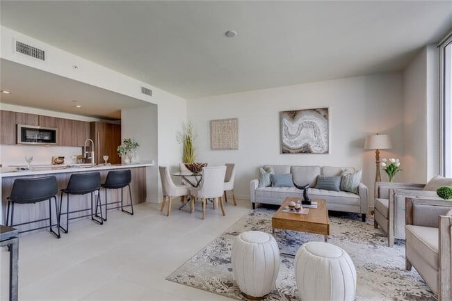 Building Photo - 401 N Birch Rd