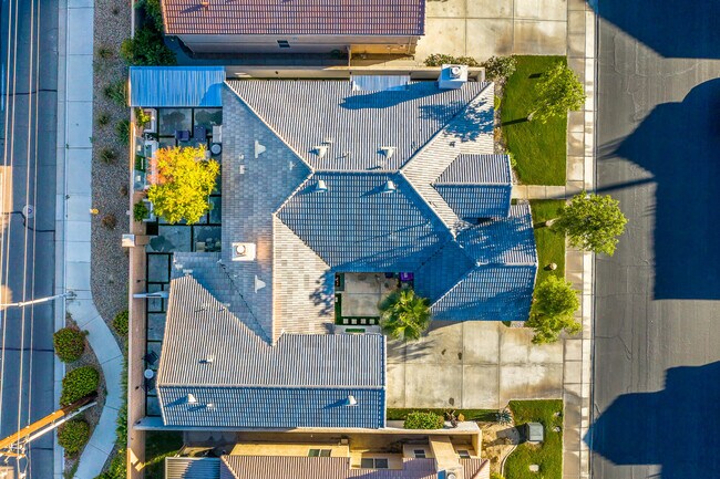 Building Photo - 48806 Barrymore St
