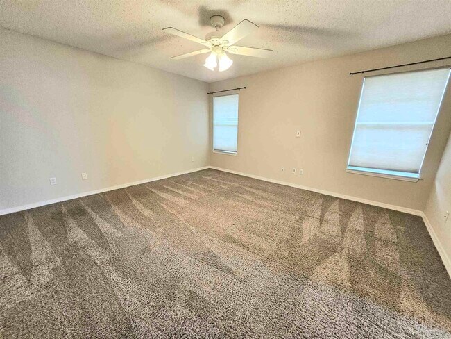 Building Photo - 3331 Two Sisters Wy