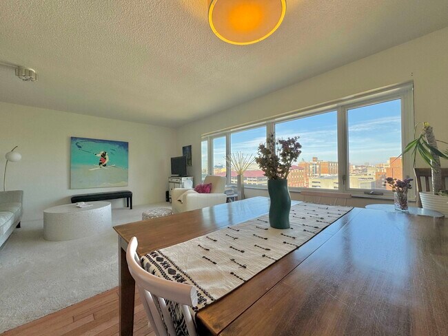 Building Photo - 4545 Wornall Rd