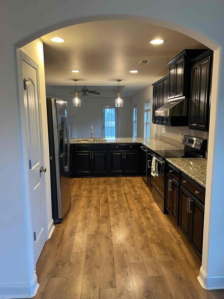 Building Photo - 2461 Belltown Dr SW