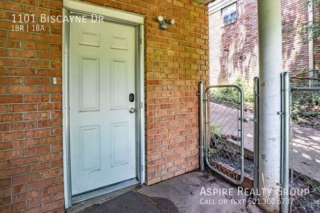 Building Photo - 1101 Biscayne Dr