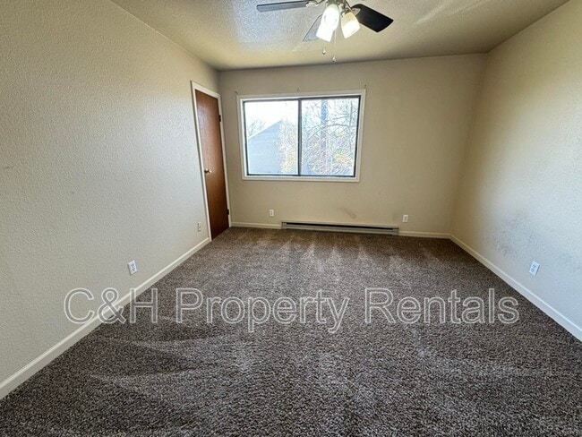 Building Photo - 405 Roxy Ln