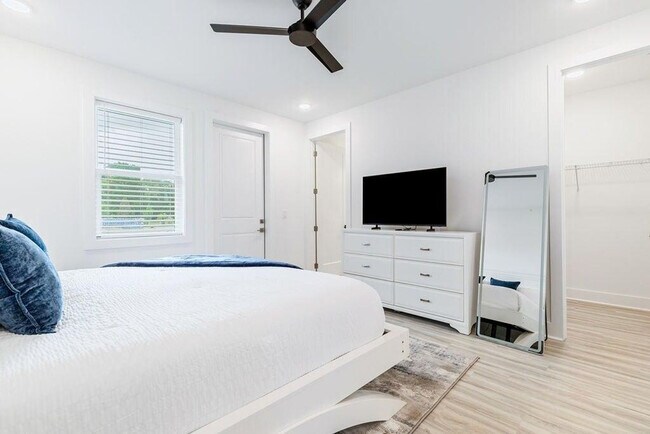 Building Photo - 125 Blue Eden Lp