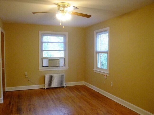 Building Photo - 8206 Greenwood Ave