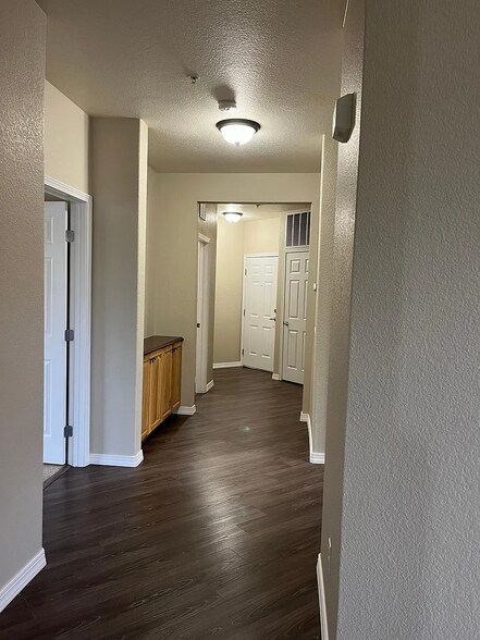 Building Photo - 15455 Canyon Rim Dr