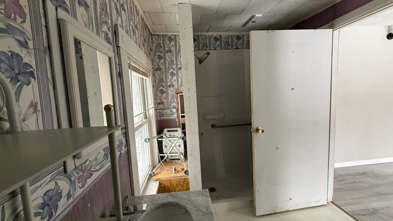 Building Photo - 235 E Main St