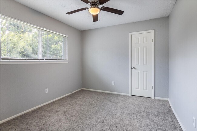 Building Photo - 12757 Lake Conroe Hills Dr