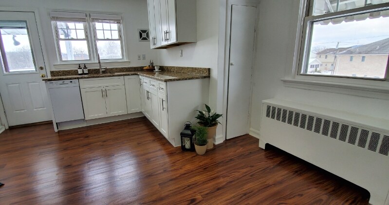 Building Photo - 11 Hobart Pl