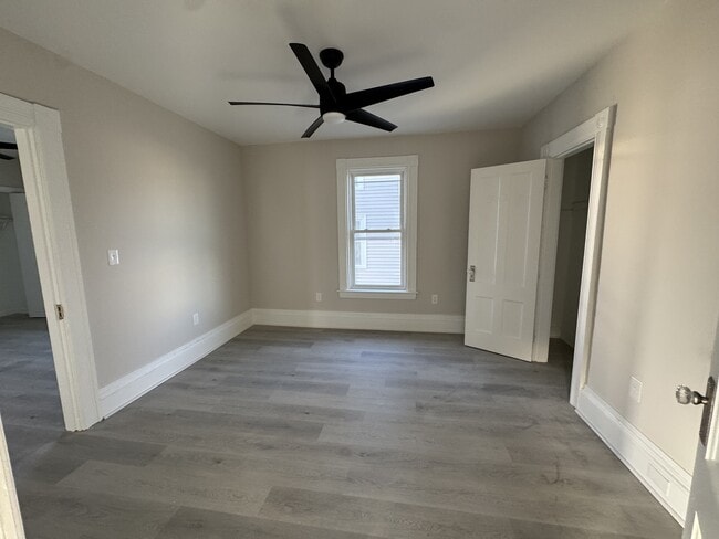 Building Photo - 494 Hevey St