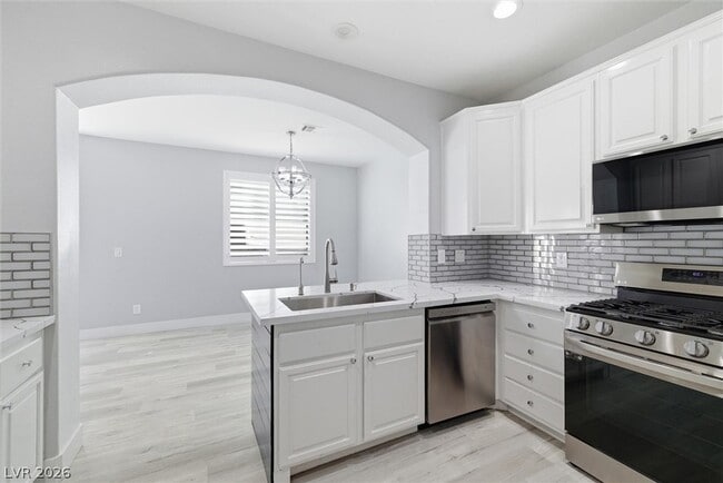 Building Photo - 972 Prestwick St