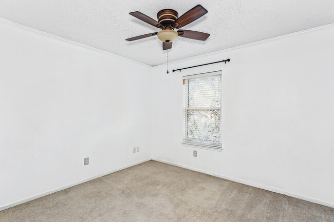 Building Photo - 4606 Lennox Pl