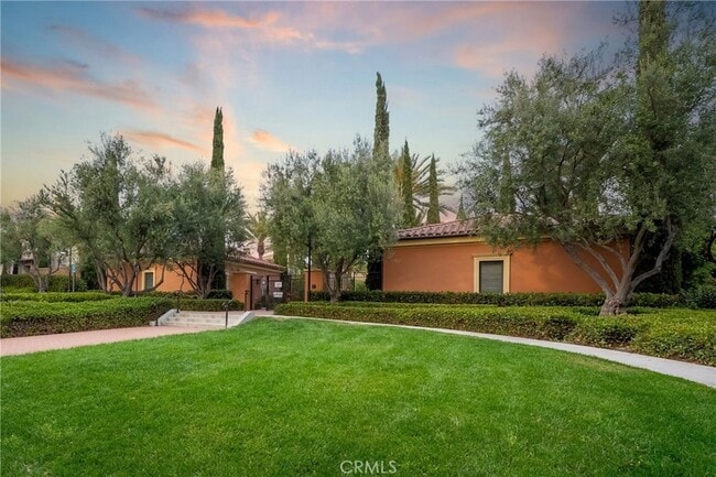 Building Photo - 210 Desert Bloom