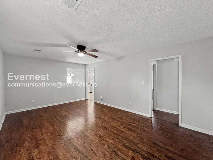 Building Photo - 1984 Custer Dr