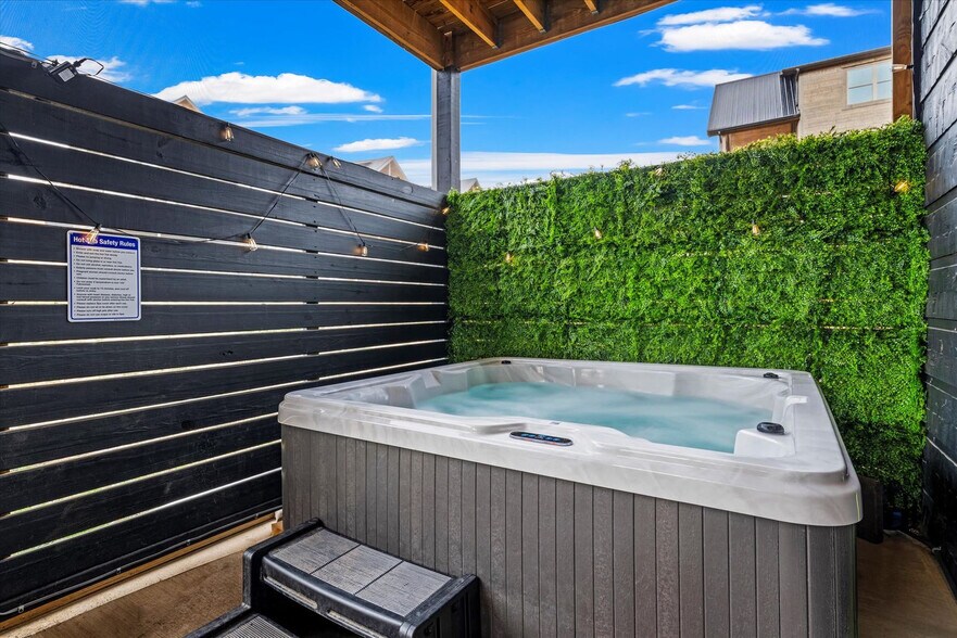 Building Photo - 528 Warbonnet Wy