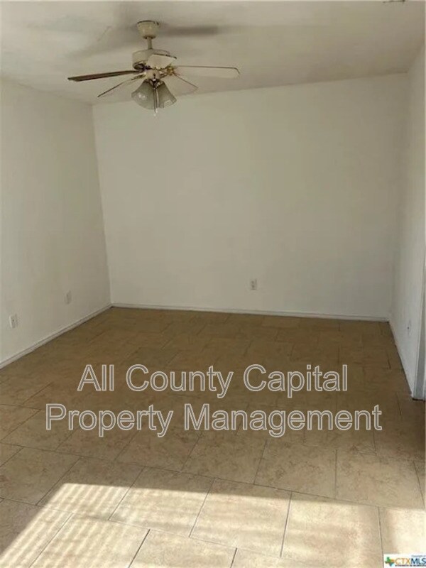 Building Photo - 1507 Dugger Cir