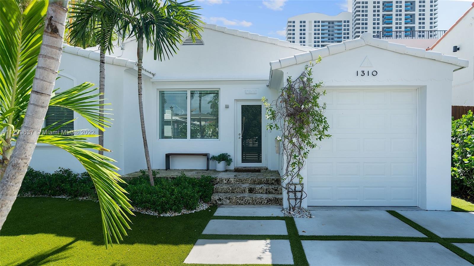 Building Photo - 1310 Flamingo Way