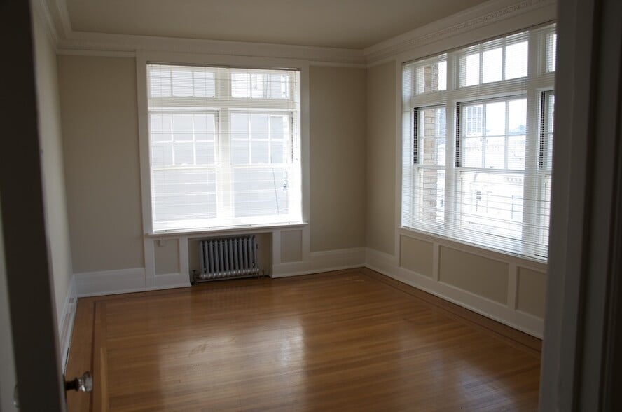 Building Photo - Warrington Apartments