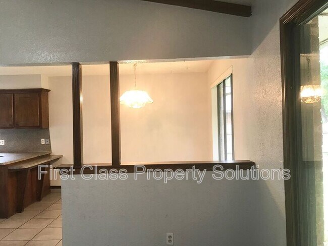 Building Photo - 5316 NW 111th Terrace