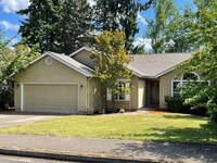 Building Photo - Fantastic 3 Bed/2 Bath Single Family Home on Blackburn St.