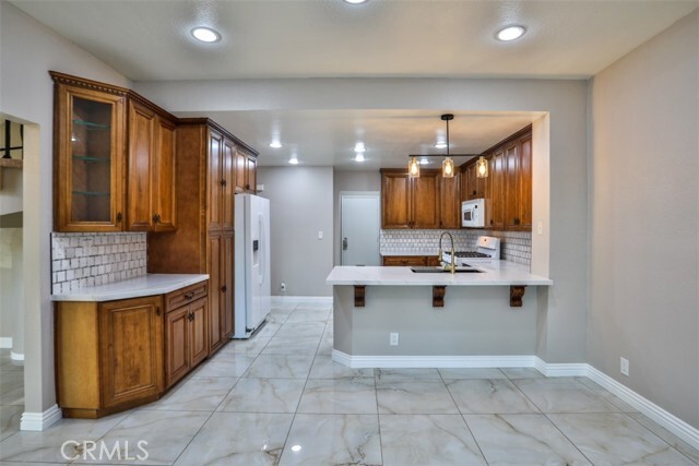 Building Photo - 176 Cll Renata