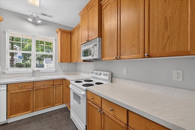 Building Photo - 21412 Aftonshire Dr