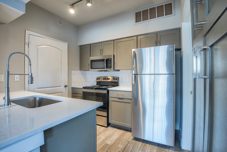 Crossroads Ranch 12655 Crossroads Park Dr Houston TX 77065