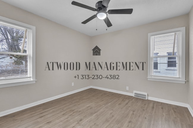 Building Photo - This beautifully updated 2-bedroom, 1-bath single-family home is ready for move-in!