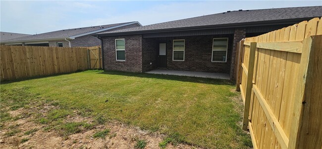 Building Photo - 518 NW 68th Ave