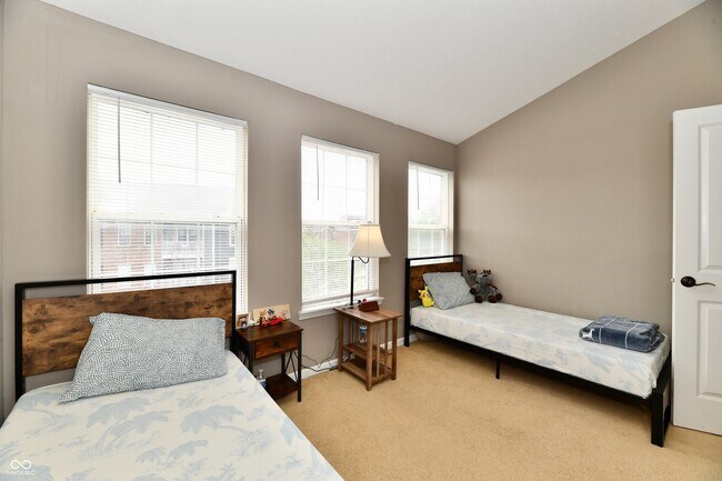 Building Photo - 1135 Cavendish Dr