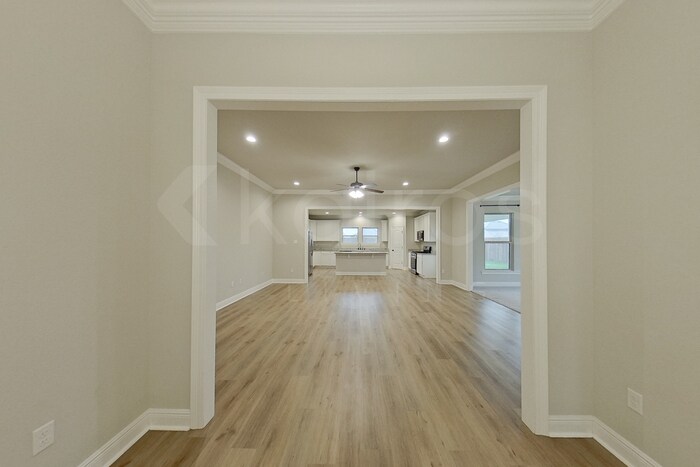 Building Photo - 3212 Rosehill Dr