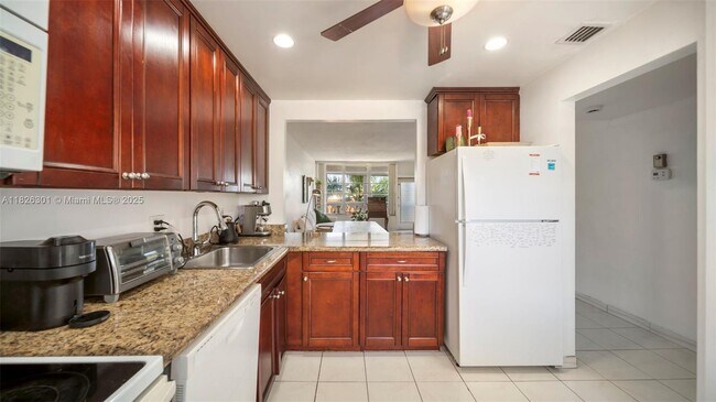Building Photo - 3199 S Ocean Dr