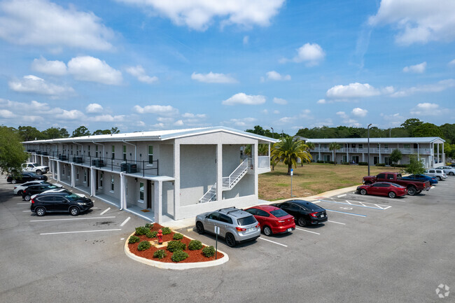 Building Photo - Manatee Landing