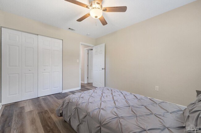 Building Photo - 8 Goodman Ln