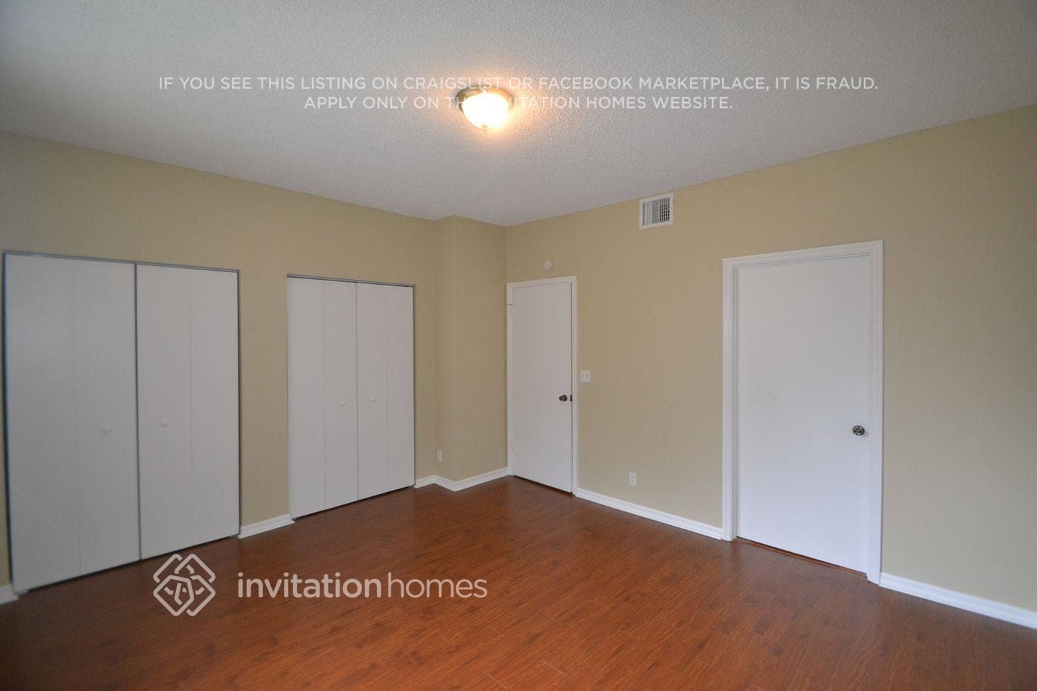 Building Photo - 1136 Sorrento Dr
