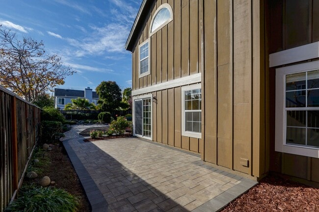 Building Photo - 3 Bed / 3 Bath single family home with huge backyard in Foster City. YouTube tour!!