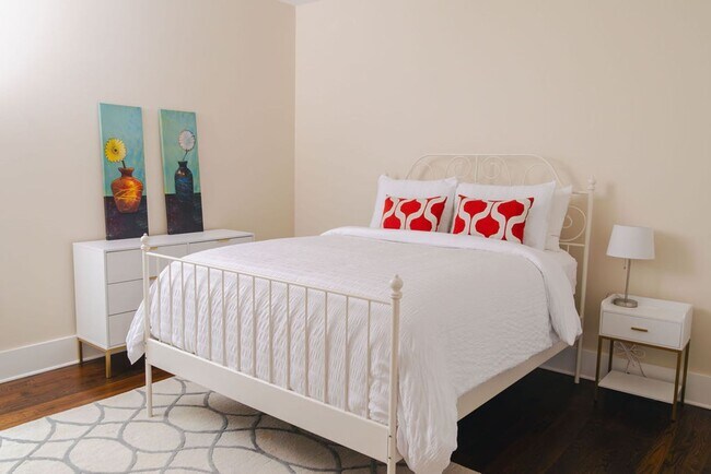 Building Photo - Beautiful 3 bedroom Home for Rent, middle of The Nations with a "4th"/bonus room