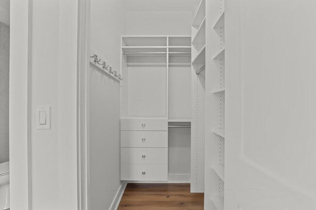 Building Photo - 11 Purdy St