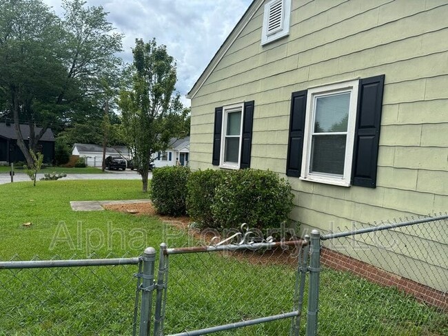 Building Photo - 117 Vanderbilt Cir