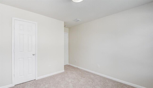 Building Photo - 21515 Pointed Oak Ln