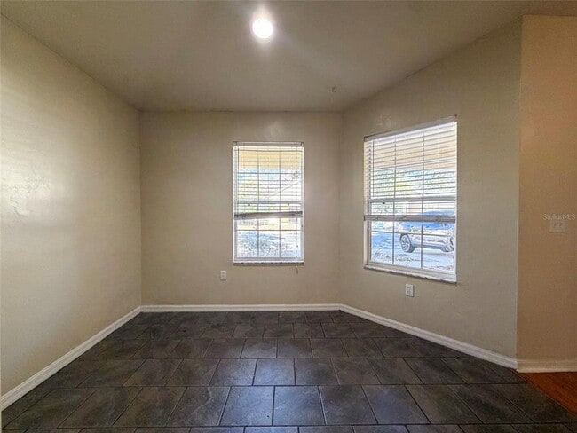 Building Photo - 2131 NW 52nd Pl