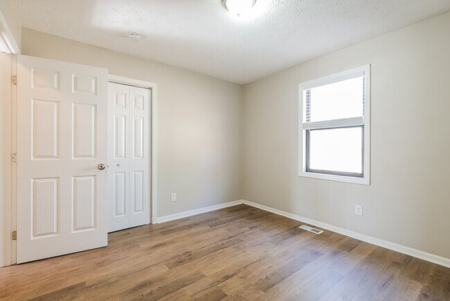 Building Photo - 2433 Anderson Mill Rd